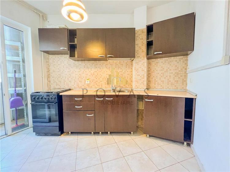 Apartament cu 4 camere decomandat în Universitate