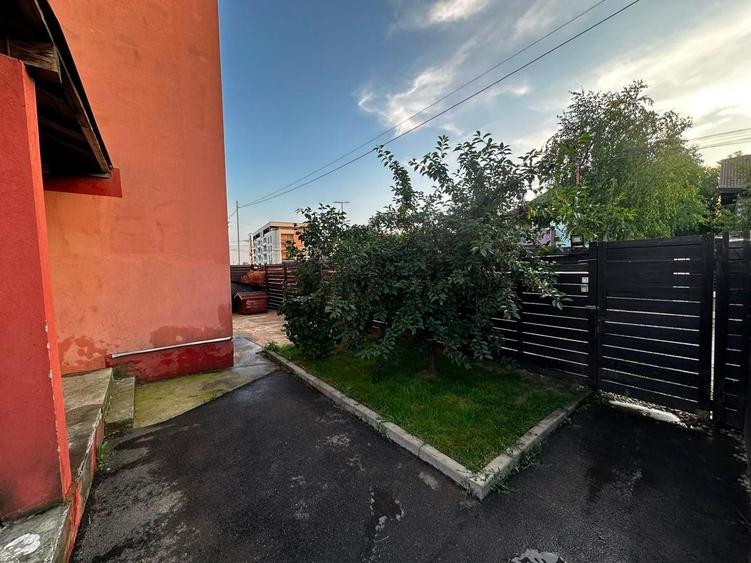 Duplex cu 8 camere cu Canalizare în Ciorogârla
