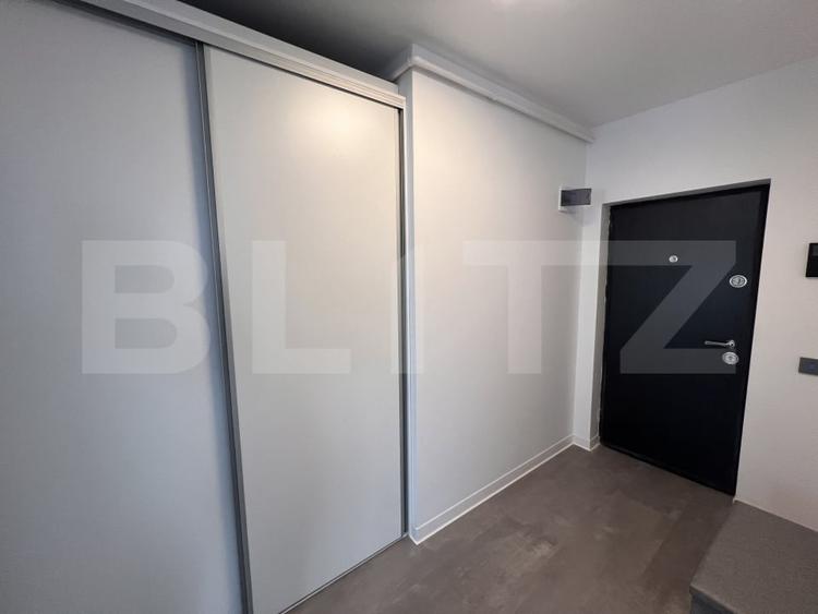 Apartament cu 3 camere semidecomandat, mobilat în Chinteni