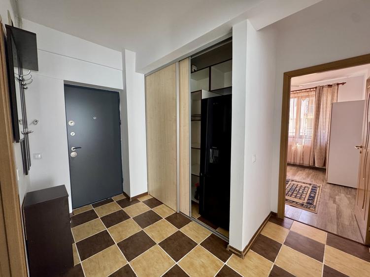 Apartament cu 3 camere decomandat, mobilat în Florești