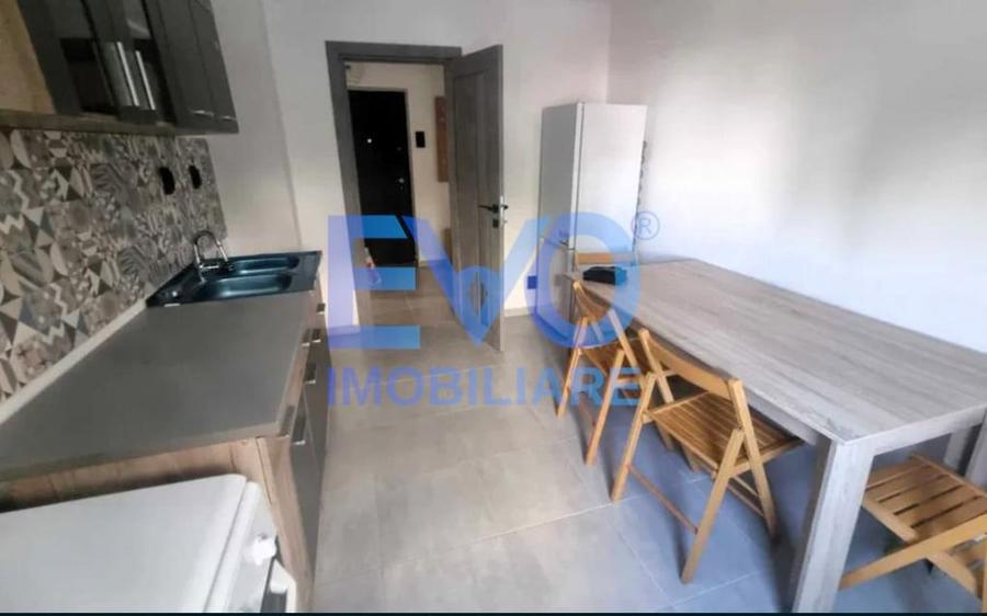 Apartament cu 2 camere decomandat în Nicolina