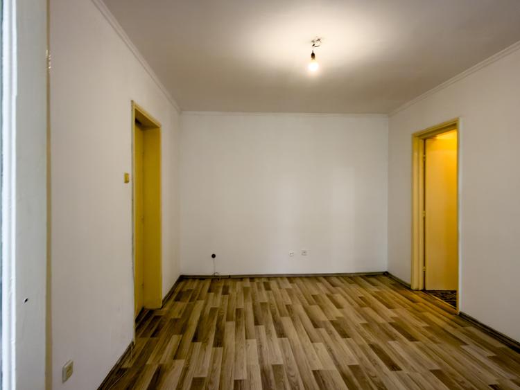 Apartament cu 2 camere semidecomandat în Tomis II