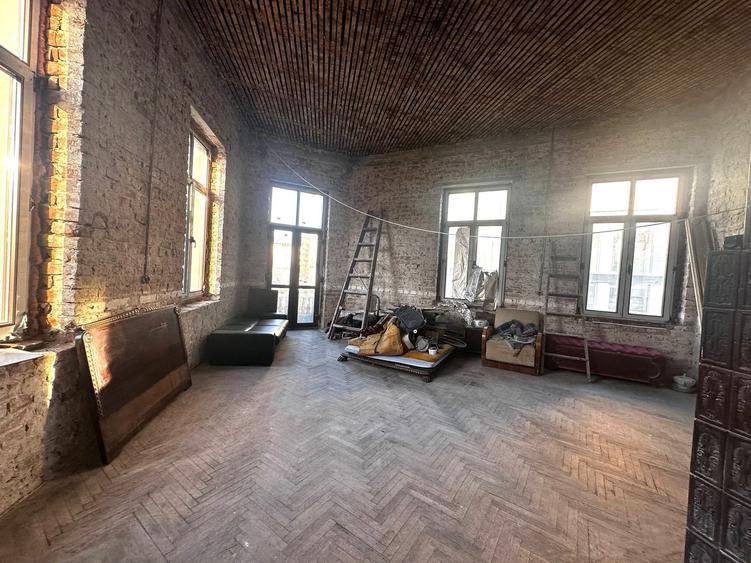 Apartament cu 3 camere semidecomandat în Grădina Icoanei