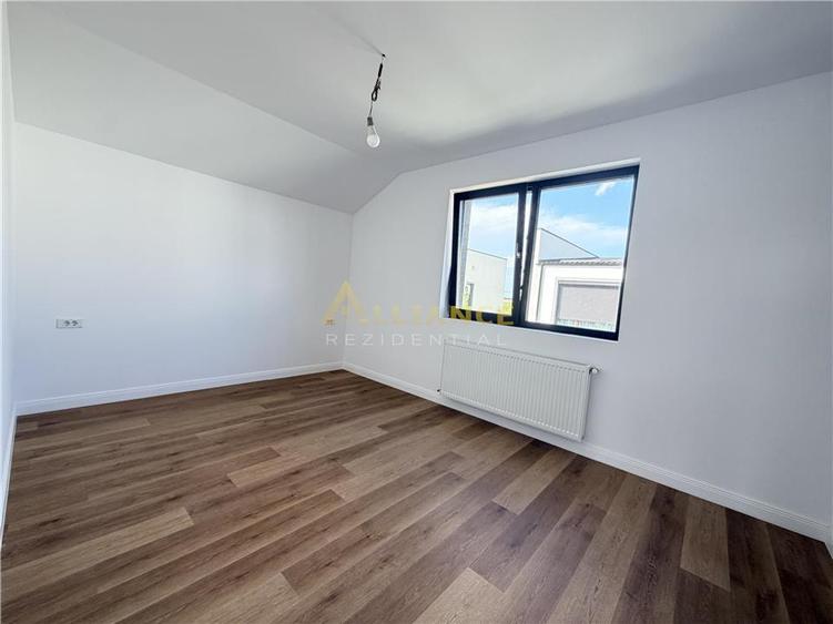 Casă individuală cu 5 camere cu Teren 290 Mp în Berceni
