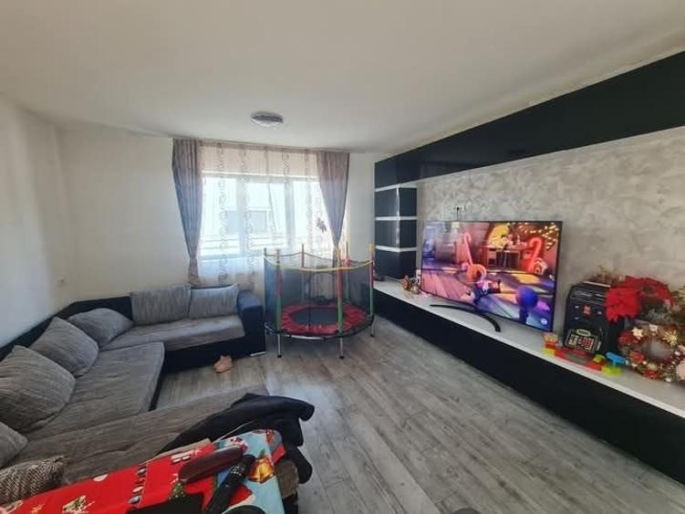 Casă cu 5 camere cu Teren 320 Mp în Tărlungeni