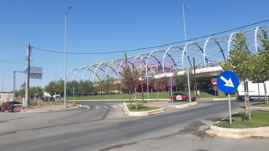Casă individuală cu 6 camere cu Canalizare în Cățelu
