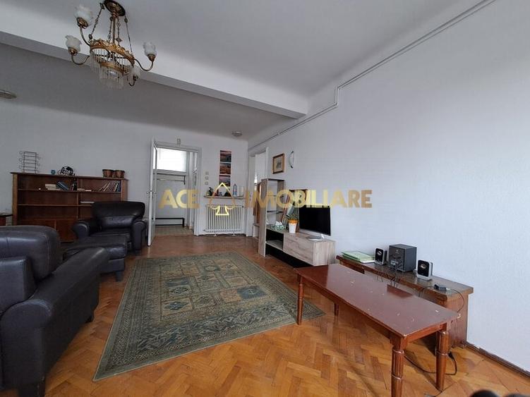 Apartament cu 2 camere semidecomandat, mobilat în Armeneasca