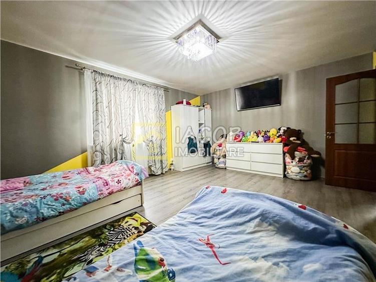 Casă individuală cu 3 camere cu Teren 300 Mp în 9 Mai
