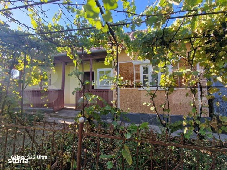 Casa batraneasca, cu gaz, teren de 1.000 mp in Berchiesu, comuna Frata