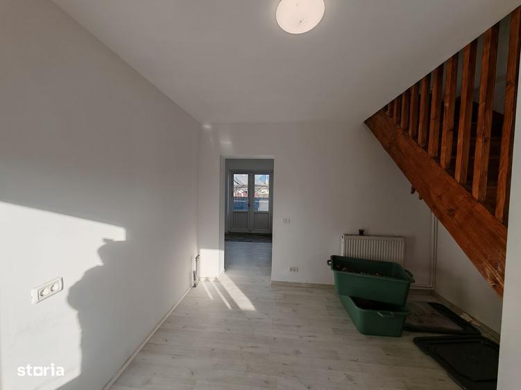 Casă cu 4 camere cu Teren 250 Mp în Tache