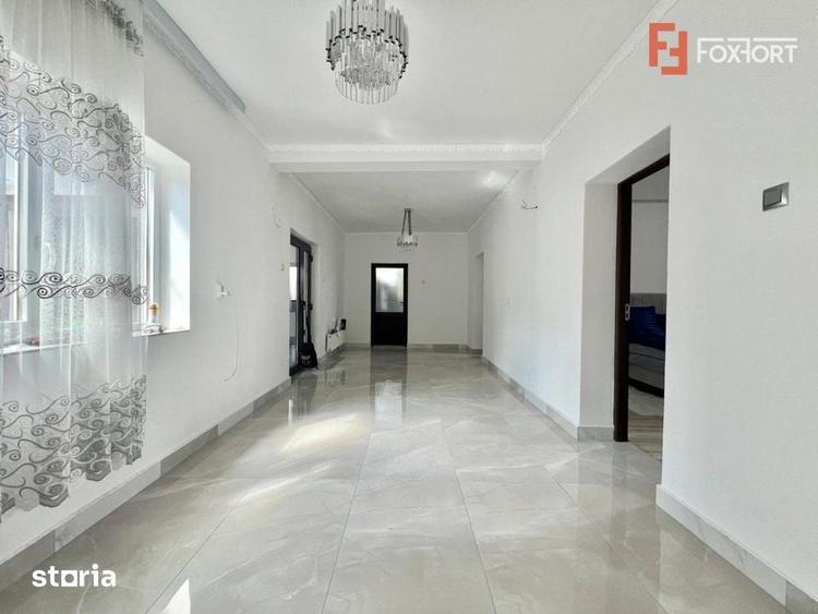 Casă cu 3 camere cu Teren 486 Mp în Plopi