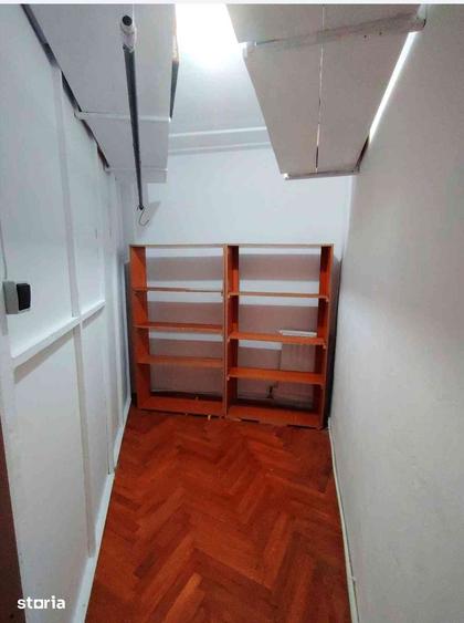 Apartament cu 4 camere decomandat în Cetate