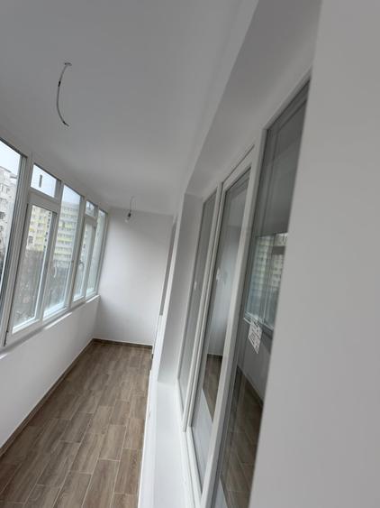 Apartament cu 3 camere semidecomandat în Vatra Luminoasă
