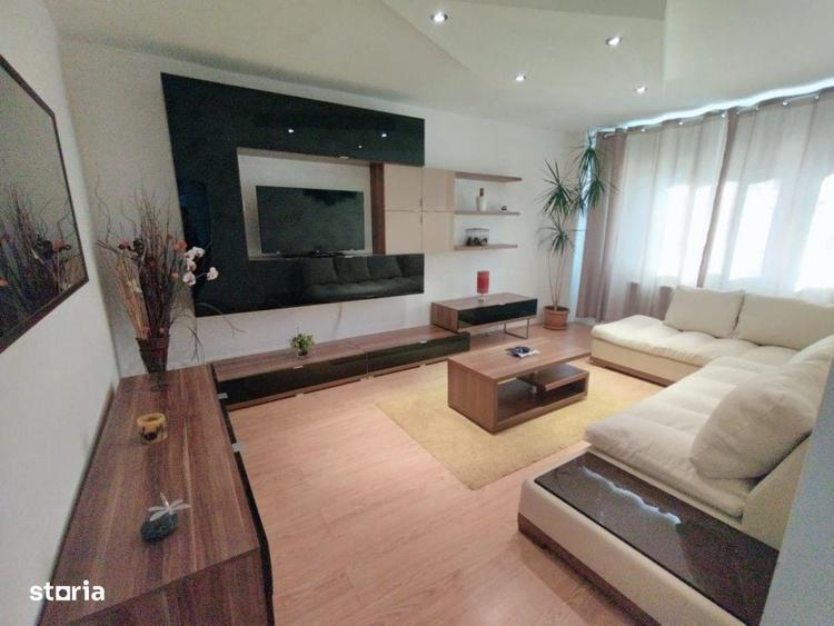 Apartament cu 3 camere decomandat în Micălaca