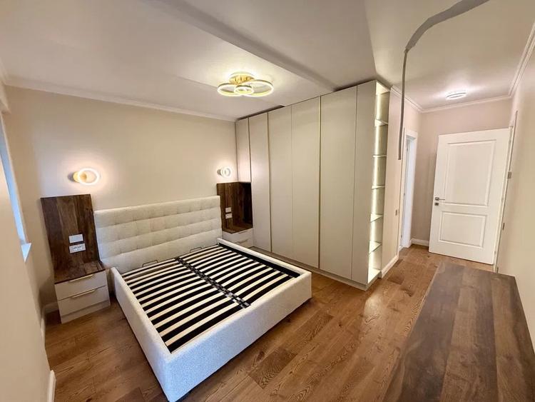 Apartament cu 3 camere semidecomandat, mobilat în Unirii