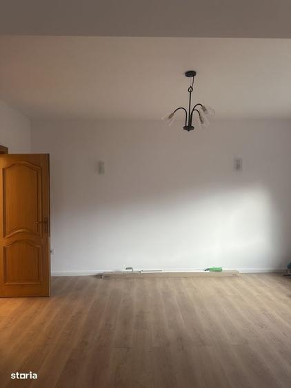 Casă cu 3 camere în Central