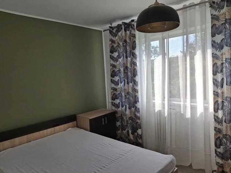 Apartament cu 2 camere semidecomandat, mobilat în Podu Roș