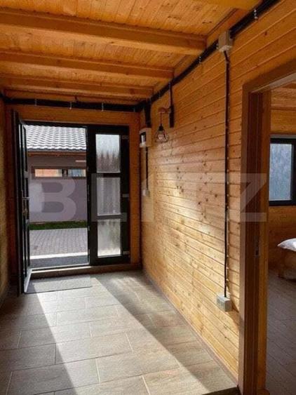 Casă cu 10 camere cu Teren 400 Mp în Bucium