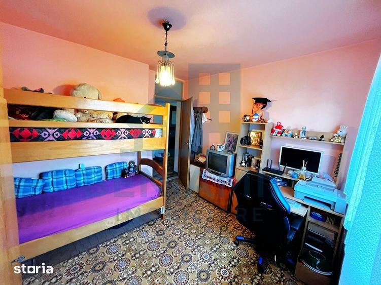 Apartament cu 3 camere decomandat în Astra