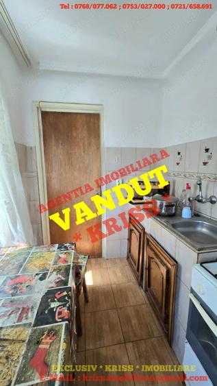 Apartament cu 3 camere semidecomandat în Trivale