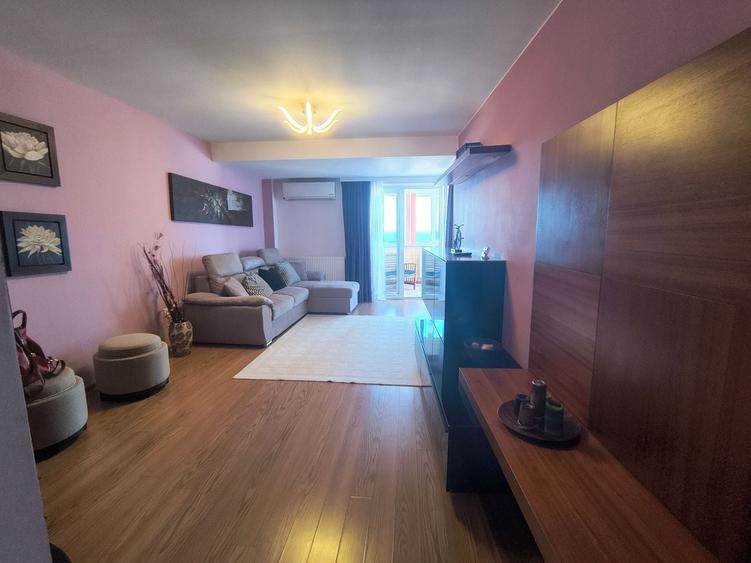 Apartament cu 3 camere decomandat, mobilat în Faleza Nord