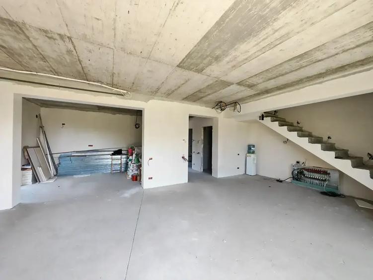 Duplex cu 4 camere cu Canalizare în Corbeanca