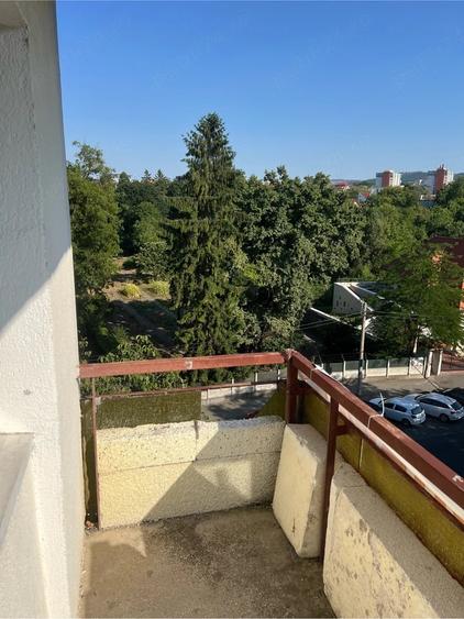 Apartament cu 3 camere decomandat în Zorilor