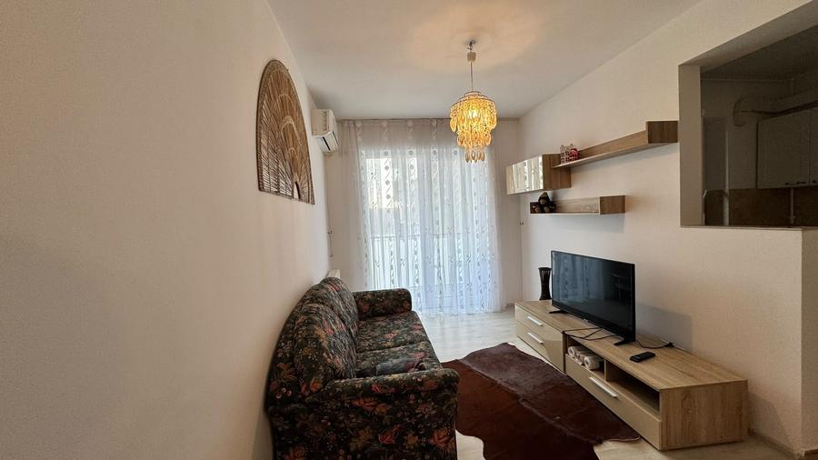 Apartament cu 2 camere nedecomandat în Centru Civic