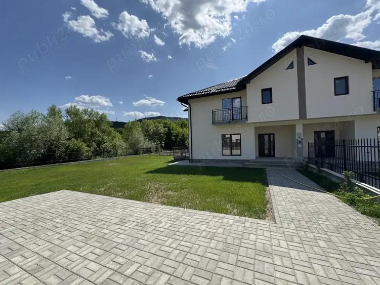 Casă în Bujoreni