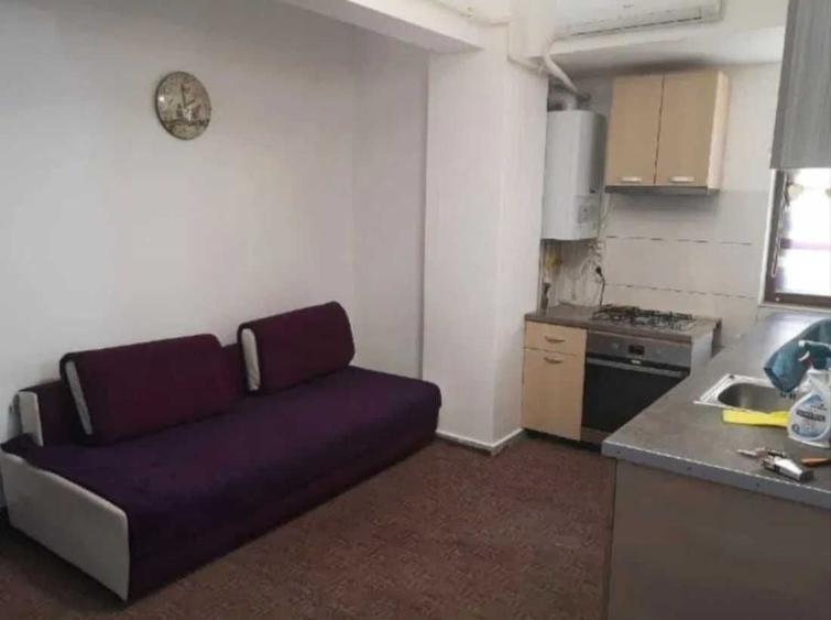 Apartament cu 2 camere decomandat în Baza 3