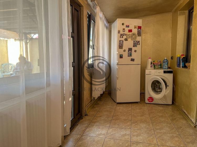 Casă individuală cu 4 camere cu Canalizare în Românești