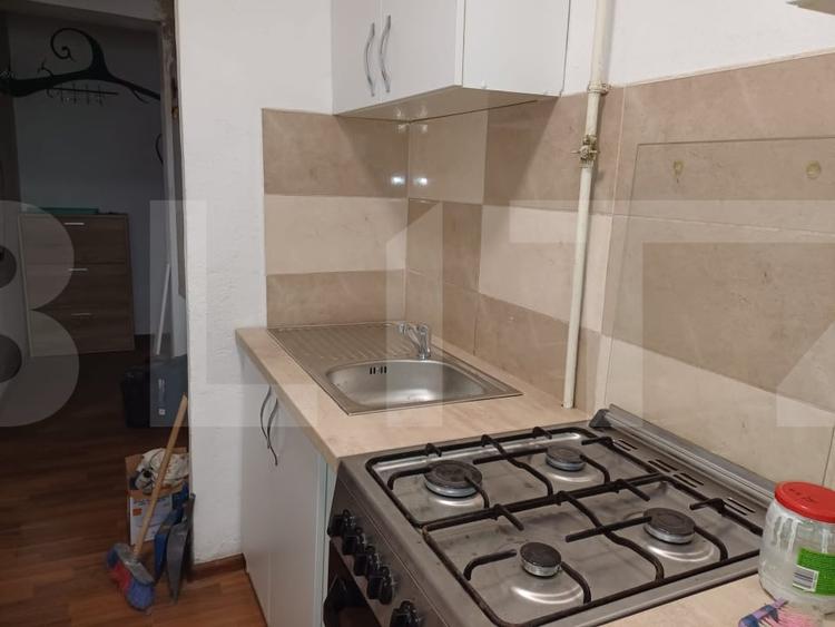 Apartament 3 camere, 50 mp | Închiriat 300 €/lună | Investiție sigură - 10