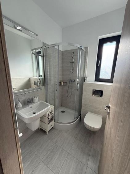 Apartament cu 3 camere semidecomandat, mobilat în Timișoara