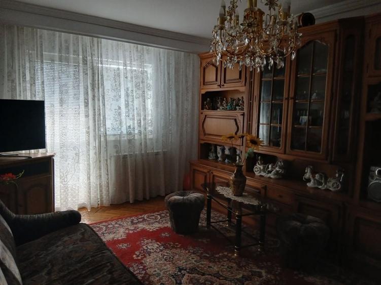 Apartament cu 4 camere decomandat în Central