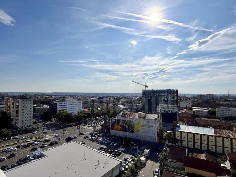 Apartament cu 3 camere decomandat în Calea București