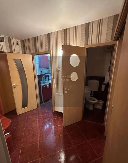 Apartament cu 4 camere decomandat în Titan