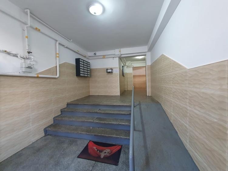 Apartament cu 4 camere decomandat, mobilat în Pantelimon