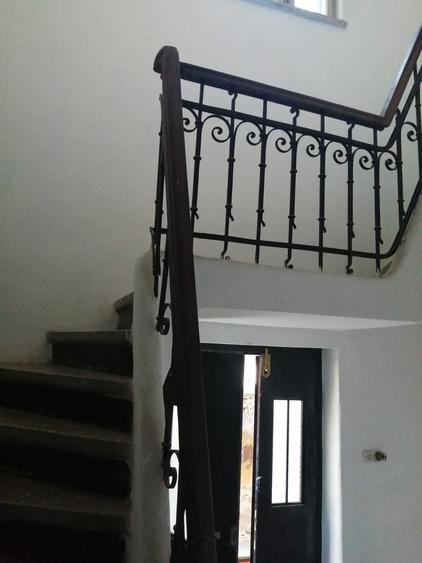 Casă individuală cu 14 camere cu Canalizare în Banu Manta