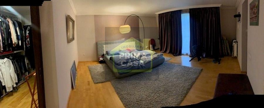 Duplex cu 10 camere cu Canalizare în Săsar