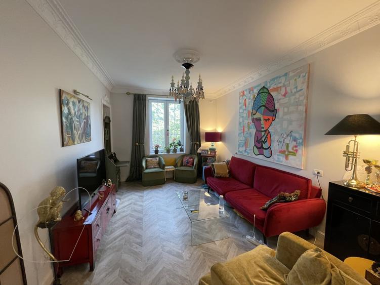 Apartament cu 3 camere decomandat, mobilat în Arcul de Triumf