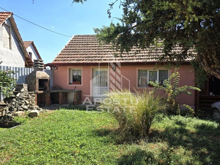 Casă individuală cu 4 camere cu Canalizare în Ultracentral