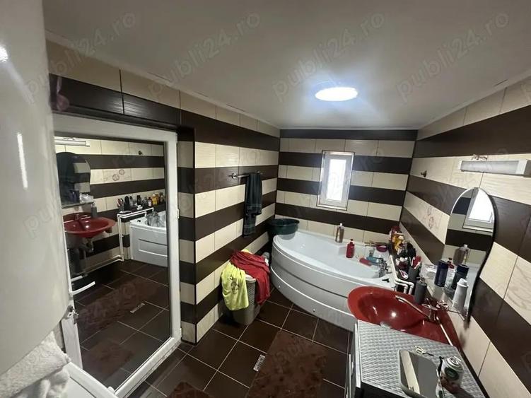Casă cu 3 camere în Costești