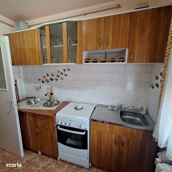 Apartament cu 2 camere semidecomandat, mobilat în Central