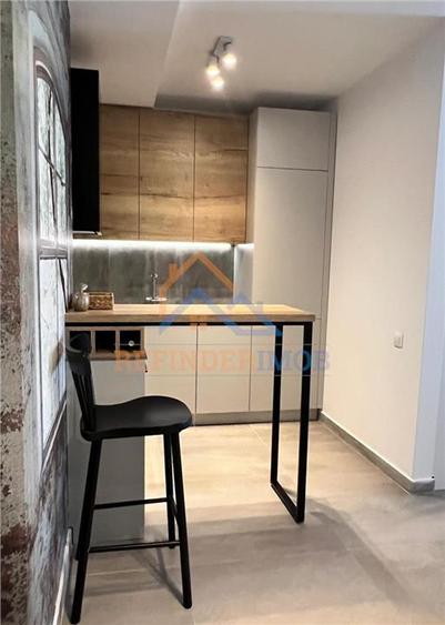 Apartament cu 2 camere semidecomandat, mobilat în Titan