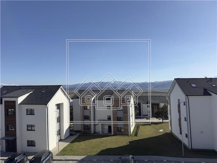 Penthouse cu 3 camere semidecomandat, mobilat în Exterior Vest
