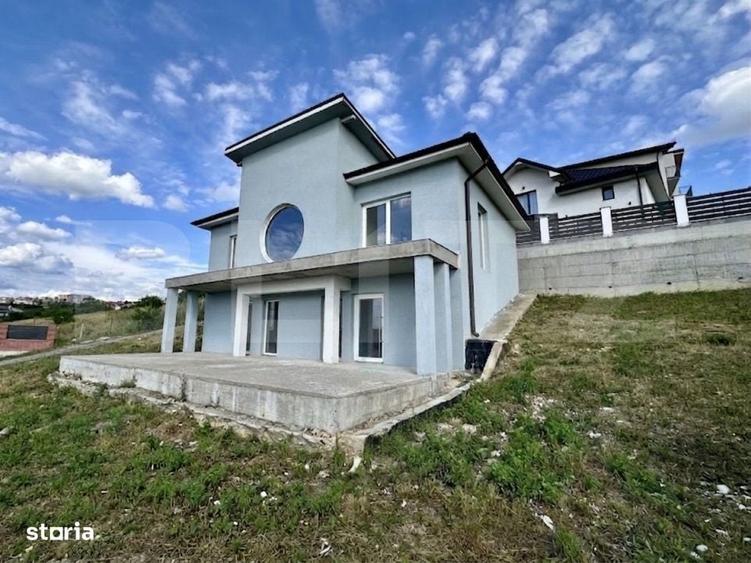 Casă cu 4 camere în Dezmir