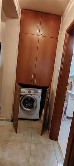 Apartament cu 3 camere semidecomandat în Nufărul