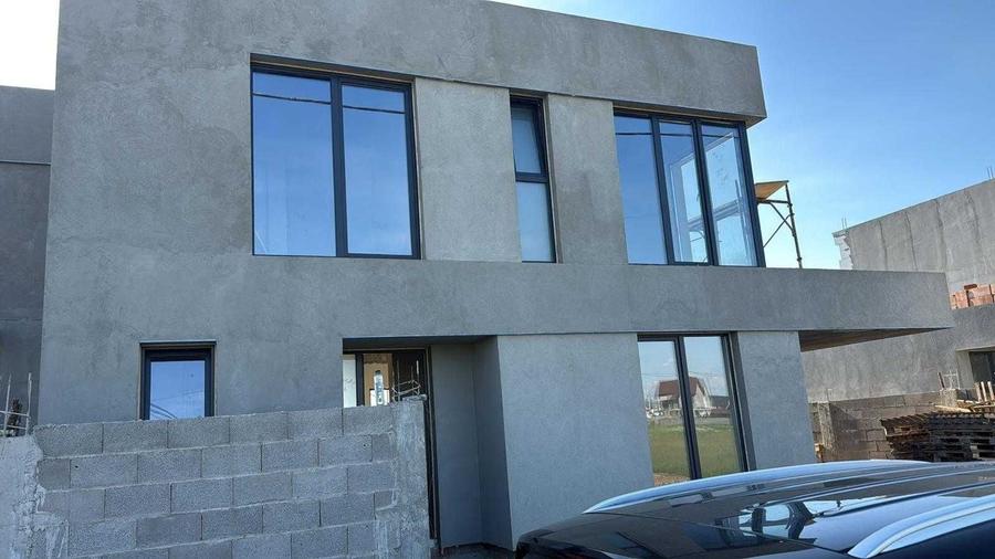 Casă cu 4 camere în Breznița-Ocol