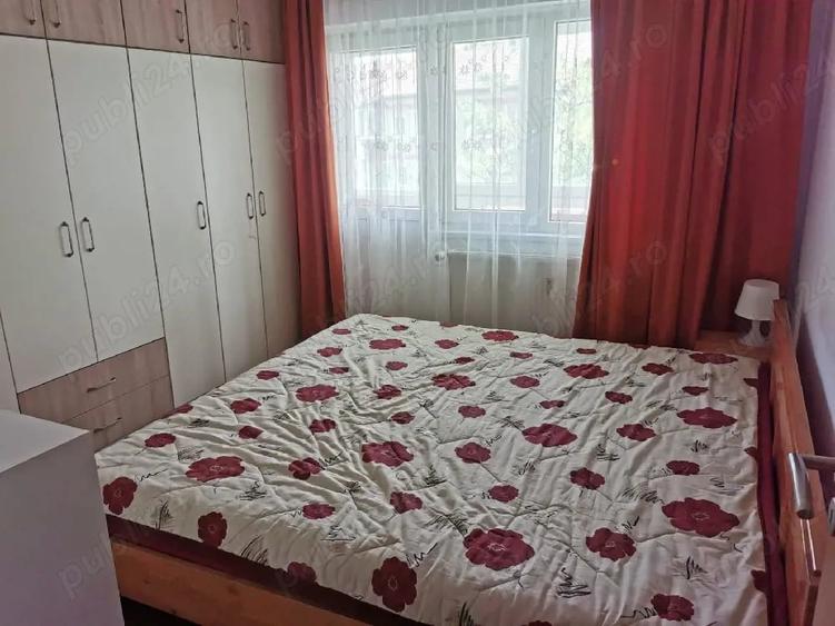 Apartament cu 3 camere decomandat în Aradului