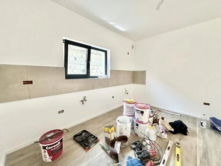 Casă cu 3 camere cu Teren 332 Mp în Albina